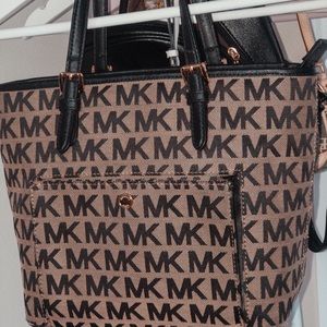 Michale kors purse